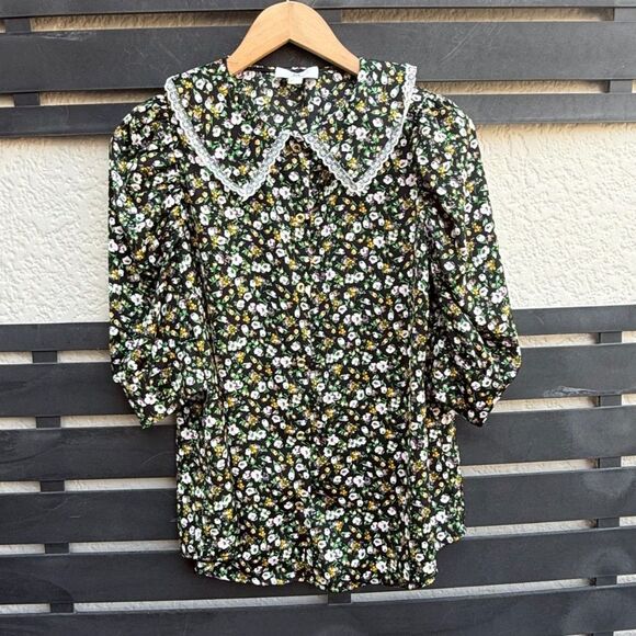 Halston Floral Lace Trim Peter Pan Collar Blouse | Floating Ditsy Black | Small - Picture 4 of 9